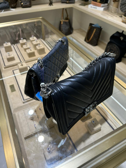 Chanel cf 中号 黑金 荔枝纹牛皮 翻盖包 商品图3