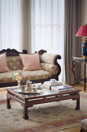 独角鹿西洋古董20世纪末日本出品花叶纹漆地彩绘装饰玻璃桌面花鸟主题芝山镶嵌实木精雕桌几