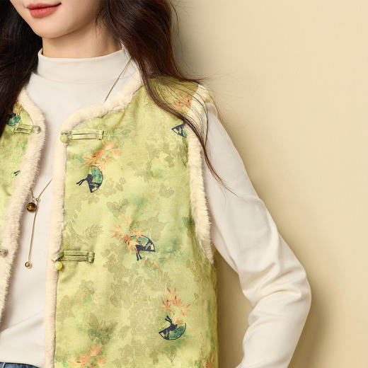 【12/31新品】熙世界新中式提花马甲女外穿冬季国风仿貂毛加厚夹棉马夹叠穿背心 商品图4