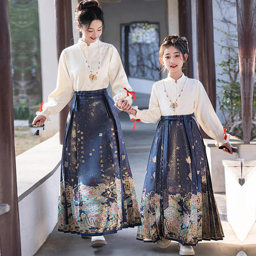 【甄选细腻透气面料❗️古典优雅小千金魅力】2026马年新年春节汉服女童马面裙套装春秋新款儿童高端织金唐装国风古装亲子装。jb 商品图3