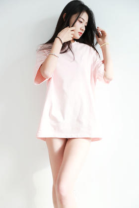 pink字母tee，法式复古设计。正肩宽松全棉粉色情侣款t恤C123158