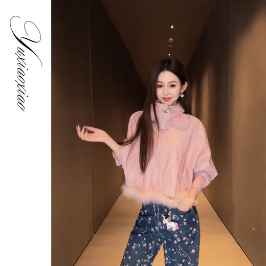 余潇潇【派克情书】立领蝙蝠袖可拆卸狐狸毛球领袢90绒皮衣羽绒外套 商品图0