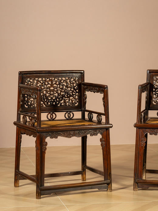 清	黄花梨透雕螭龙捧寿玫瑰椅(一对) 商品图1