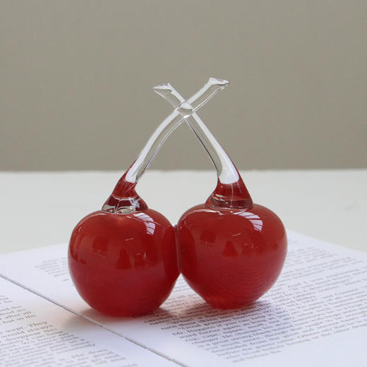 ins创意彩色玻璃水果草莓摆件 简约餐桌氛围樱桃装饰玻璃家居陈设 商品图1