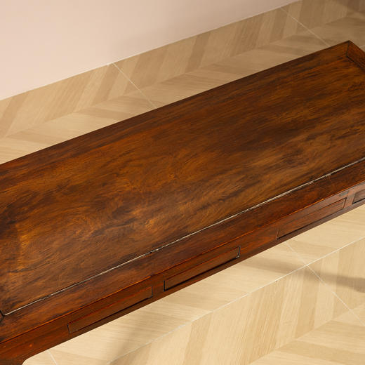 清	黄花梨带屉四面平独板画案 商品图3