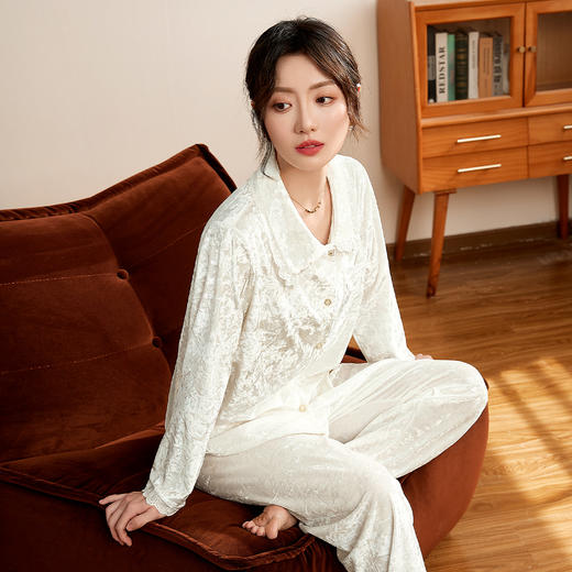 J1-【轻奢金丝绒】润微女士家居服女优雅舒适高级感秋季长袖可外穿睡衣女  柔光铃兰/月光奏鸣 商品图5