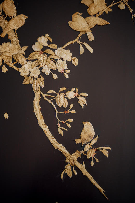 独角鹿西洋古董20世纪末日本出品花叶纹漆地彩绘装饰玻璃桌面花鸟主题芝山镶嵌实木精雕桌几 商品图7