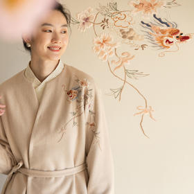 牧衣游原创 手工刺绣羊毛呢外套新款软糯速核实宽松短款开衫 连霏