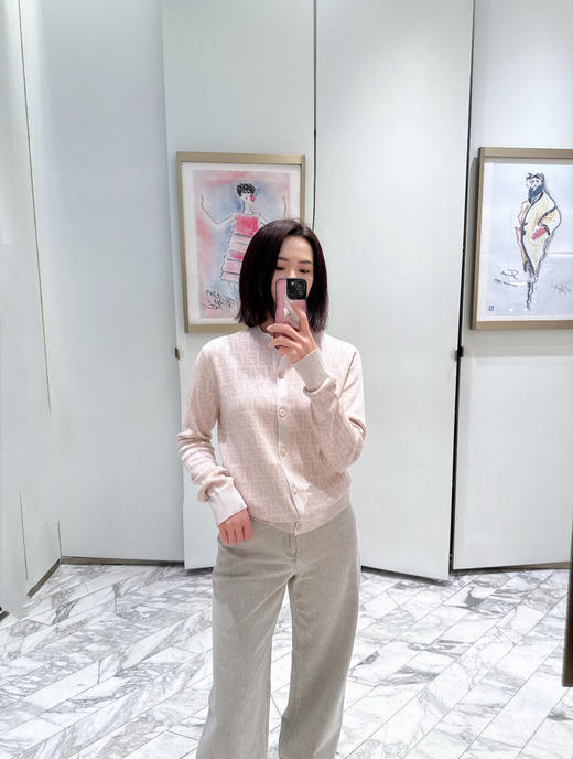 芬迪 新品 杏粉色老花针织开衫(MM) 商品图6