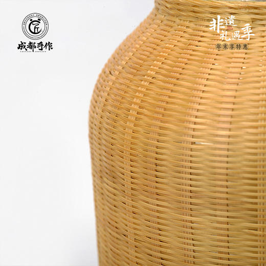 #非遗礼遇季#【成都手作 瓷胎竹编保温杯】非遗竹编保温杯 食品级不锈钢保温保冷壶 大容量户外便携水壶 运动水杯 多规格可选 旅行便携 【手工编织】清仓活动售完即止 商品图8