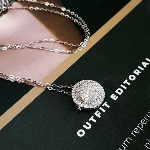 AU750白金简约时尚群镶款钻石吊坠项链12.5*12.5*4.2MM（皆取最大值）链长：44CM（长度可调节） 231225TJ31 商品图2