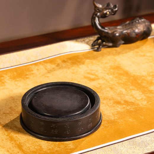 清	沈景修款端石狮纹辟雍砚（红木天地盖） 商品图0