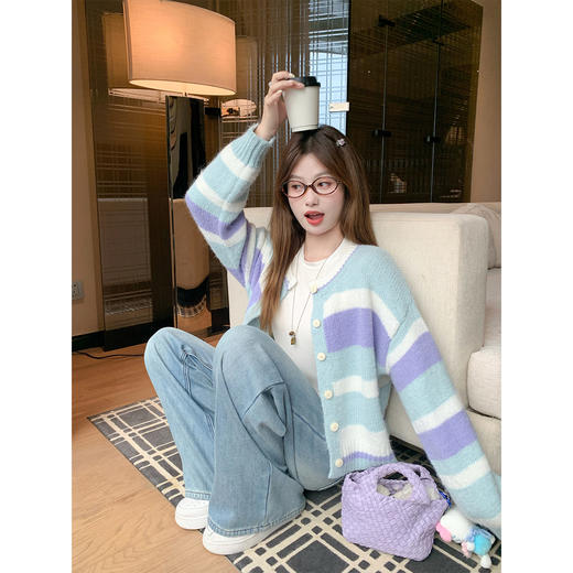 <曾小咸推荐>现货秒杀 ！微信超特价！彩色条纹针织开衫 日常209.99 立减120 秒杀89.99！！ 商品图0