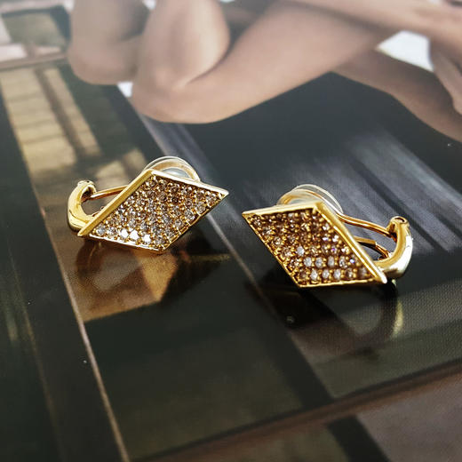AU750黄金经典简约群镶款菱形钻石耳夹20.0*11.0*8.8MM（皆取最大值）231225TJ34 商品图3