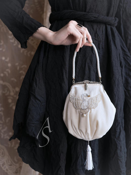 Wild Rose Hips 26SS 手工珠绣古董口金包 商品图12