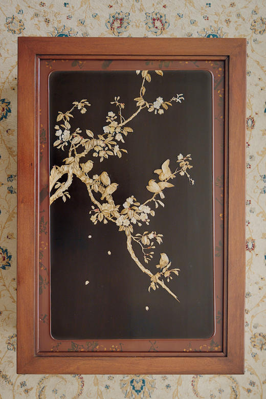 独角鹿西洋古董20世纪末日本出品花叶纹漆地彩绘装饰玻璃桌面花鸟主题芝山镶嵌实木精雕桌几 商品图3