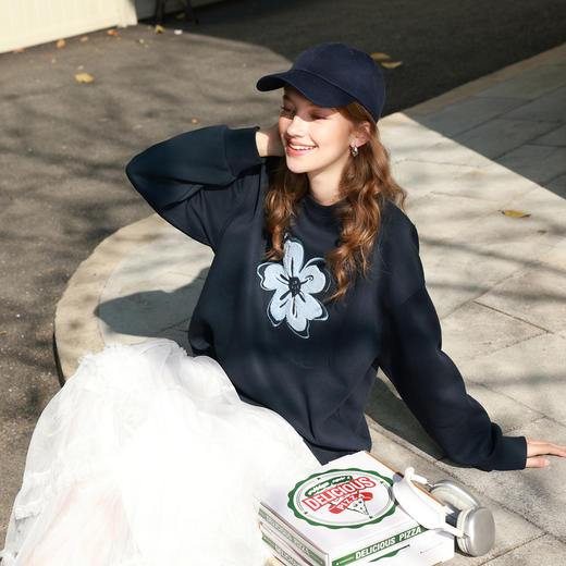 三彩2026春季新款花朵毛巾绣卫衣套头衫宽松休闲落肩袖复古M 商品图1