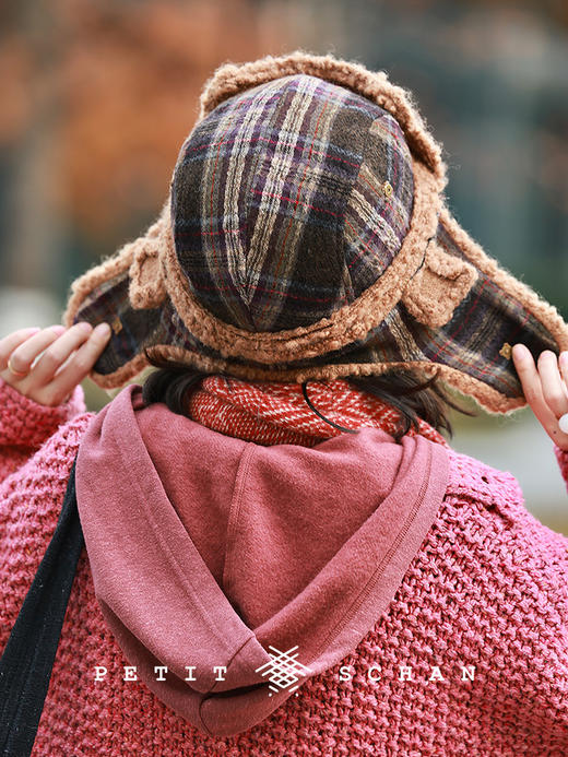 PETIT SCHAN小闪 #094 Petite southern visitors 南方小土豆 澳大利亚进口羊羔毛格纹护耳雷锋帽 商品图0