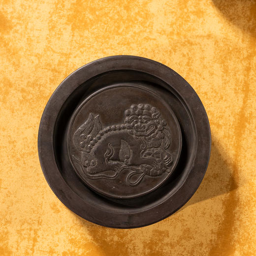 清	沈景修款端石狮纹辟雍砚（红木天地盖） 商品图1