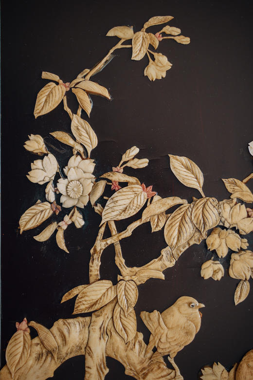 独角鹿西洋古董20世纪末日本出品花叶纹漆地彩绘装饰玻璃桌面花鸟主题芝山镶嵌实木精雕桌几 商品图6