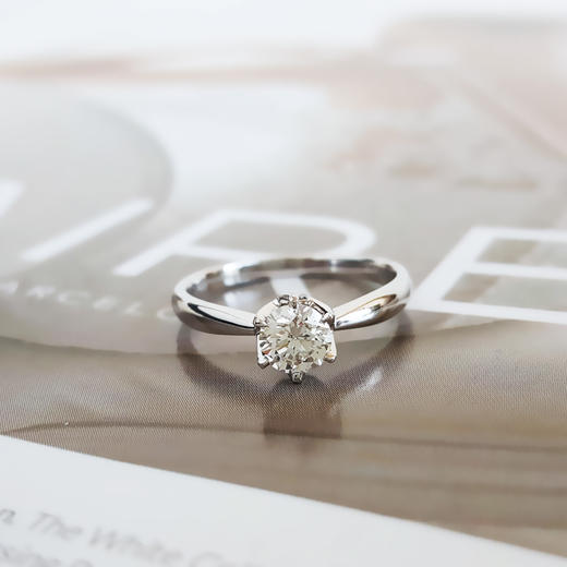 宝庆PT950白金时尚经典六爪款0.511克拉钻石戒指14号（戒圈可改） 291225NJM20 商品图6