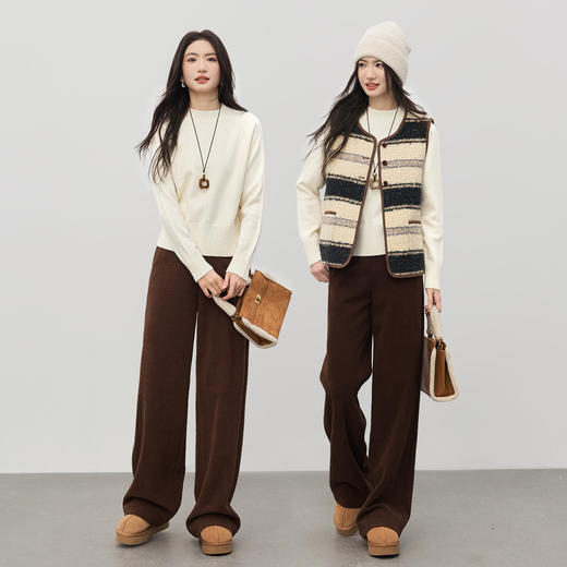 【12/31新品】熙世界巨好看冬装一整套女复古条纹毛绒背心马甲针织毛衣两件套装 商品图1