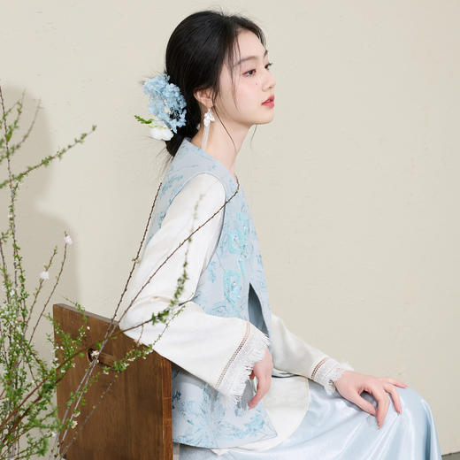 三彩【蝶影流光】2026春季新款新中式提花小衫流苏宽松盘扣C 商品图1