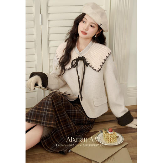 鹿向南「里斯美术馆」海军领毛呢外套2025秋冬杏色假两件短上衣女 商品图0