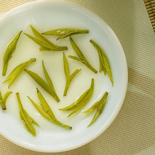 【明前龙井茶】尝鲜！开春头采嫩芽，鲜爽十足。一杯好龙井，悠然桃源间。 商品图4