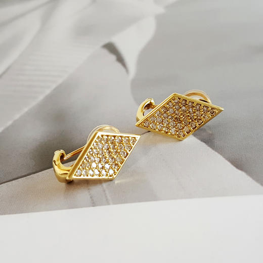 AU750黄金经典简约群镶款菱形钻石耳夹20.0*11.0*8.8MM（皆取最大值）231225TJ34 商品图2