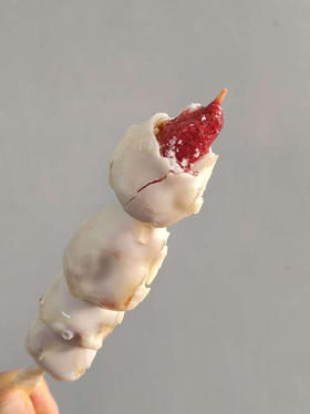 🈚添加0️⃣防腐剂
☝🏻【系列冰糖葫芦】界的Top
👅巨巨好吃冰糖葫芦🌼
✅纯“脆”好吃开胃
✅酸酸甜甜、外层裹着巧克力~吃了会上瘾滴