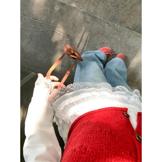 <曾小咸推荐>3.16现货秒杀 ！微信超特价！韩系蕾丝下摆t恤 日常159.99 立减80 秒杀79.99！红色马甲 秒杀59.99！加绒牛仔裤 秒杀99.99！ 商品图4