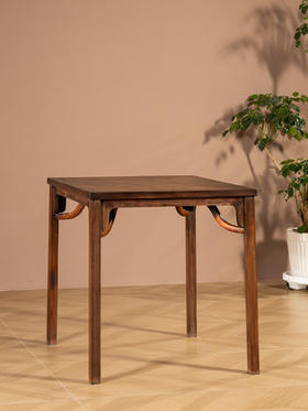 清	红木刀牙板霸王枨方桌