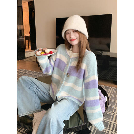 <曾小咸推荐>现货秒杀 ！微信超特价！彩色条纹针织开衫 日常209.99 立减120 秒杀89.99！！ 商品图1