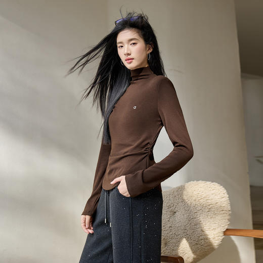 奢姿大码女装2025冬季减龄字母半高领设计打底衫胖妹妹时尚上衣9954110006 商品图0