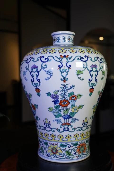 青花斗彩四季花卉梅瓶（大） 商品图0