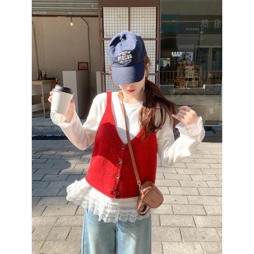 <曾小咸推荐>3.16现货秒杀 ！微信超特价！韩系蕾丝下摆t恤 日常159.99 立减80 秒杀79.99！红色马甲 秒杀59.99！加绒牛仔裤 秒杀99.99！ 商品图2