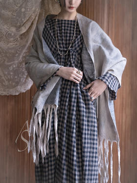 Silvana Manetti 雾灰色羊毛手工毡艺流苏围巾