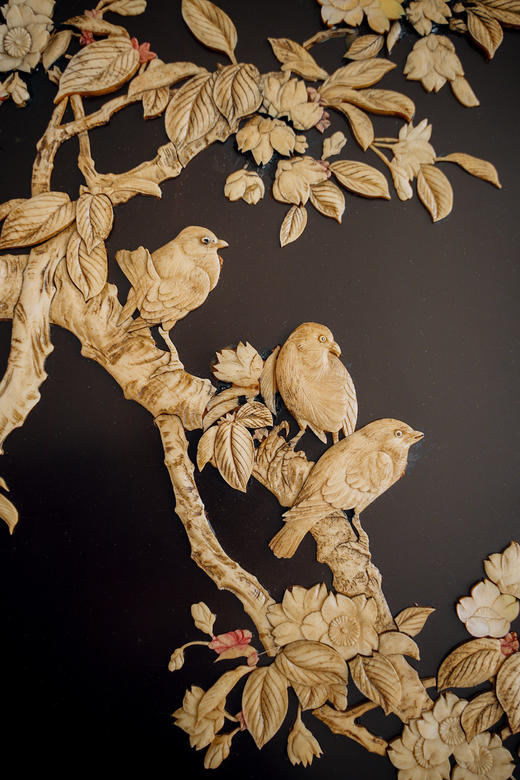 独角鹿西洋古董20世纪末日本出品花叶纹漆地彩绘装饰玻璃桌面花鸟主题芝山镶嵌实木精雕桌几 商品图5