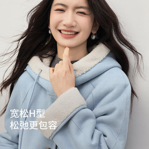 【年货节】熙世界仿麂皮绒皮毛一体冬季女装保暖环葆皮草连帽蓝色加绒厚外套 商品图2