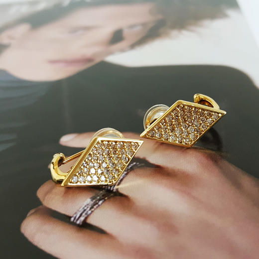 AU750黄金经典简约群镶款菱形钻石耳夹20.0*11.0*8.8MM（皆取最大值）231225TJ34 商品图4