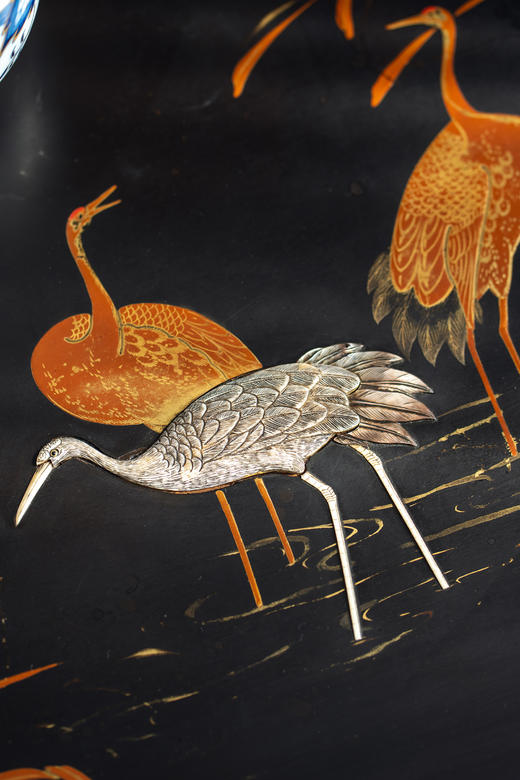 【已售】独角鹿西洋古董19世纪法国出品VIARDOT东方风格铜鎏金装饰仙鹤主题黑地金漆彩绘桌面嵌祥云纹红木精雕桌几 商品图8