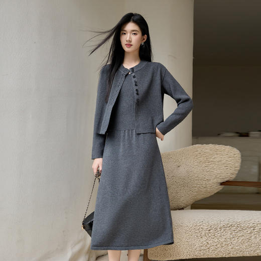 奢姿大码女装2025冬季针织两件套胖妹妹减龄坑条设计半高领套装9854953990 商品图0