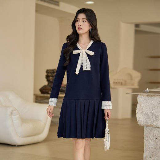 奢姿大码女装2026冬季时尚蕾丝设计百褶连衣裙胖妹妹气质减龄长裙9954894457 商品图0