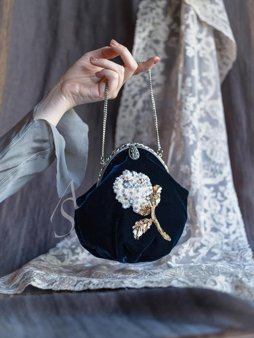 Wild Rose Hips 26SS 手工珠绣古董口金包 商品图6