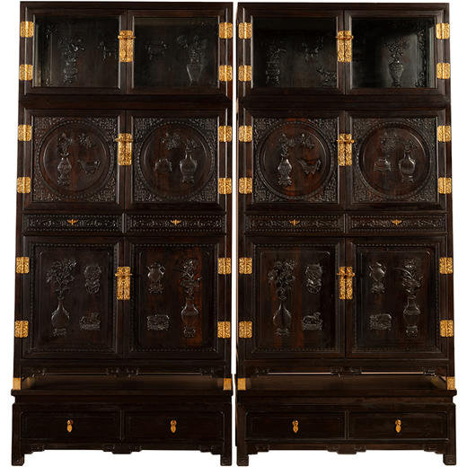 二十世纪	乌木镶楠木浮雕博古清供图书柜（一对） 商品图5