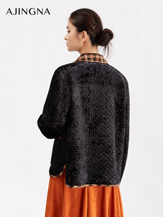 【商场同款】阿菁娜冬季新款弹力显瘦格纹丝绒绗棉内里锁温挺括复古版型棉服A30D115019 商品图2