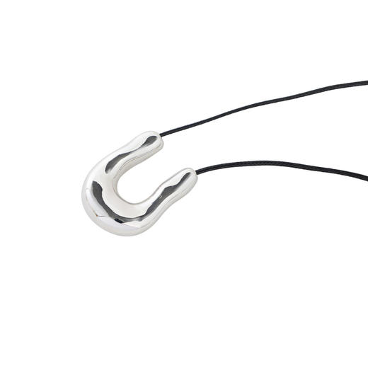 三彩2026新款极简风银色U型金属吊坠项链编织黑绳毛衣链时尚高级 商品图3