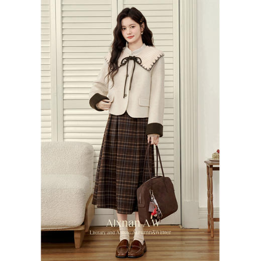 鹿向南「里斯美术馆」海军领毛呢外套2025秋冬杏色假两件短上衣女 商品图2