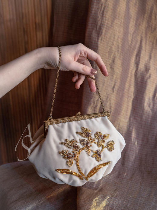 Wild Rose Hips 26SS 手工珠绣古董口金包 商品图3